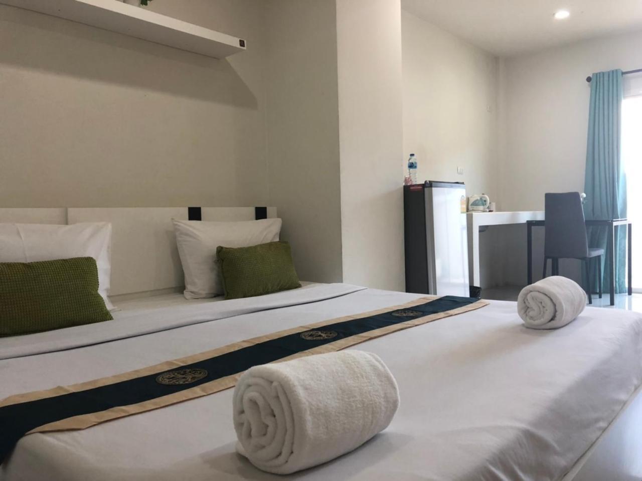 Khao Oat Airport Hotel Nai Yang Ngoại thất bức ảnh